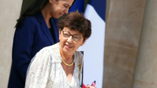 Sur le d&eacute;part, la ministre Monique Barbut va rester, tant qu'elle peut "agir"