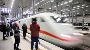 Technischer Fehler legt Zugverkehr bundesweit stundenlang lahm