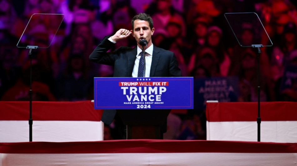 Porto Rico diz que 'lixo' &eacute; 'o que saiu da boca' de humorista em com&iacute;cio de Trump