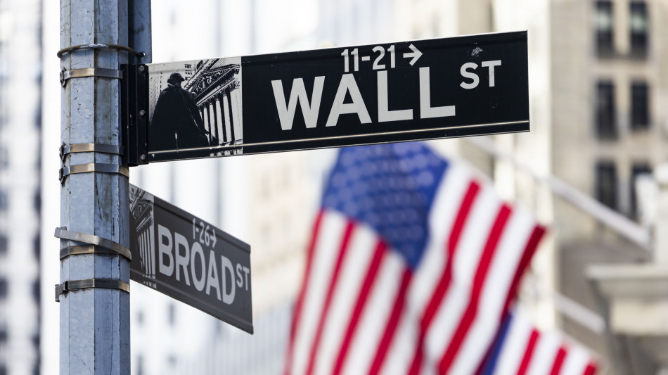 Wall Street procede positiva, Dj +0,34%, Nasdaq +0,58%
