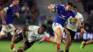 Rugby: sans briller, la France remet la marche avant contre les Fidji