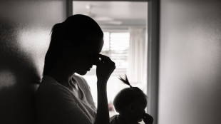 Evitabile quasi met&agrave; morti tra neomamme, prima causa il suicidio