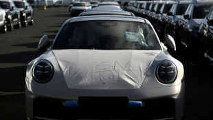 Porsche schlie&szlig;t drei Werke und baut 500 Stellen ab