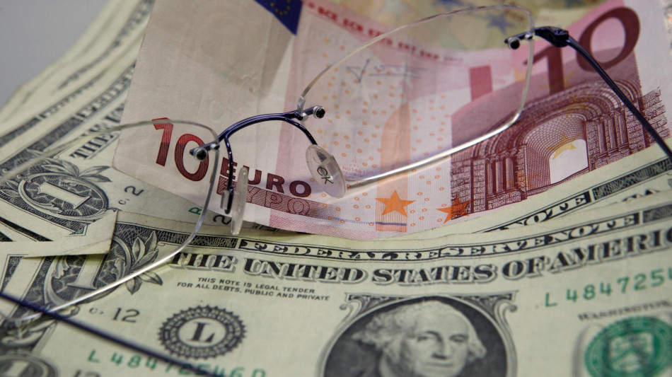 L'euro &egrave; in calo in avvio, -0,13% sul dollaro a 1,0874