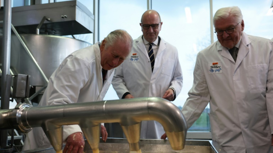 Britischer K&ouml;nig Charles III. stellt in Brandenburg K&auml;se her