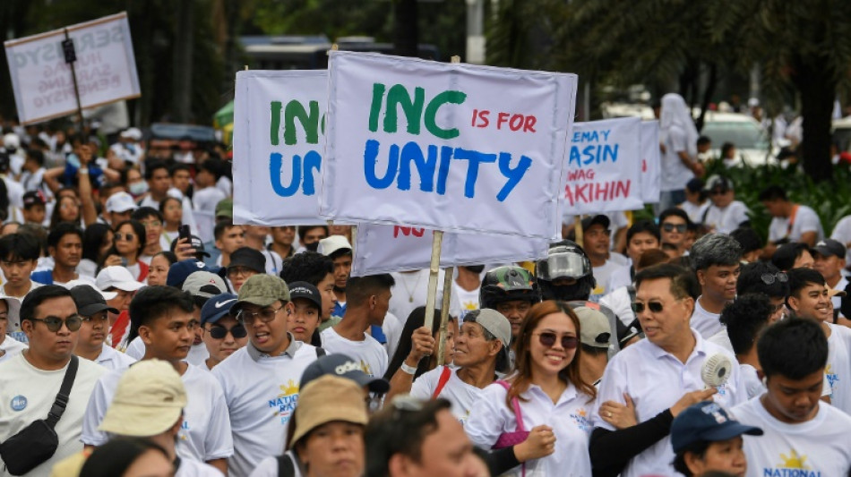 Mais de um milh&atilde;o protestam nas Filipinas contra impeachment da vice-presidente Duterte