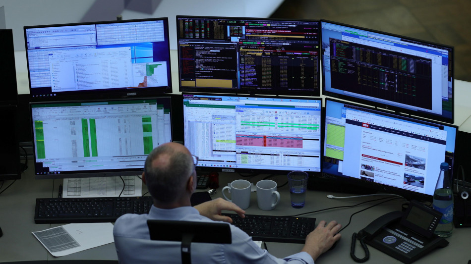 Borsa: l'Europa chiude in ordine sparso, sguardo verso gli Stati Uniti