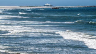 Jap&atilde;o inicia despejo de &aacute;gua da usina nuclear de Fukushima no mar