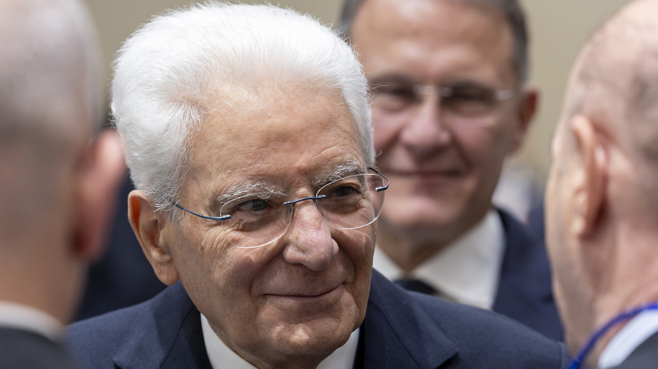 Mattarella, servono percorsi di dialogo che aiutino la pace
