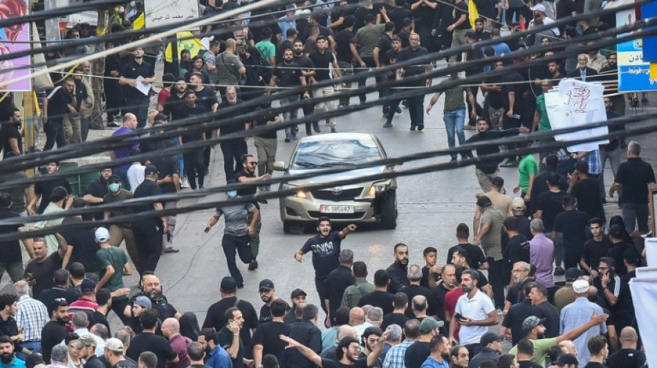 Hezbollah anuncia morte de 20 integrantes ap&oacute;s explos&otilde;es de walkie-talkies no L&iacute;bano