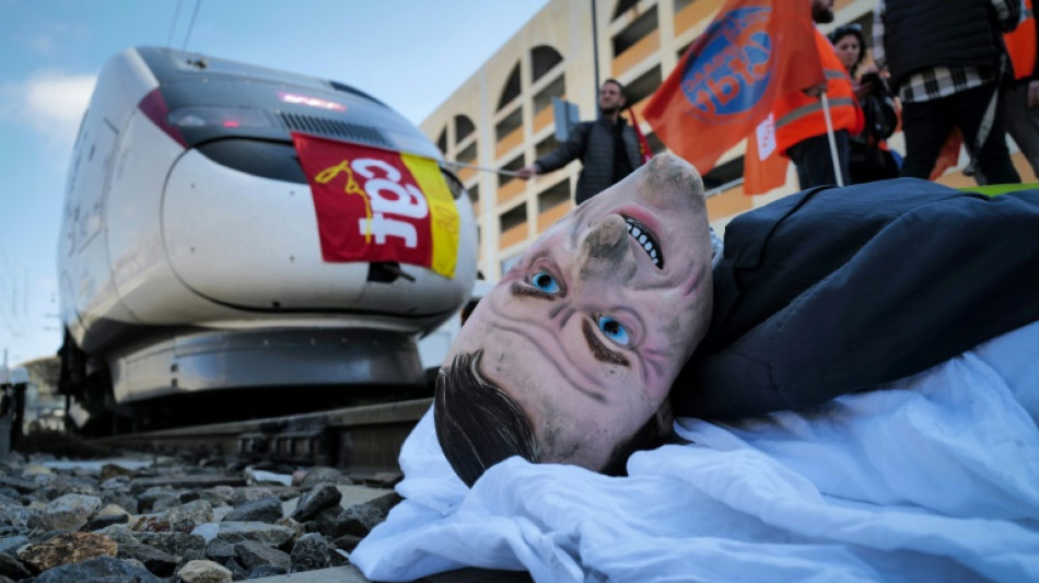 Las protestas en Francia amenazan la visita de Carlos III