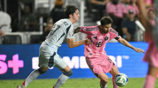 Suarez double in vain as Chicago sink Miami to clinch playoff berth