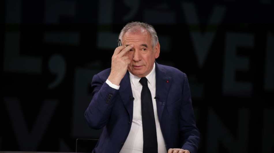 Primeiro-ministro franc&ecirc;s inicia mandato com impopularidade recorde