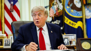 Trump, 'la denuclearizzazione dell'Iran sta procedendo'