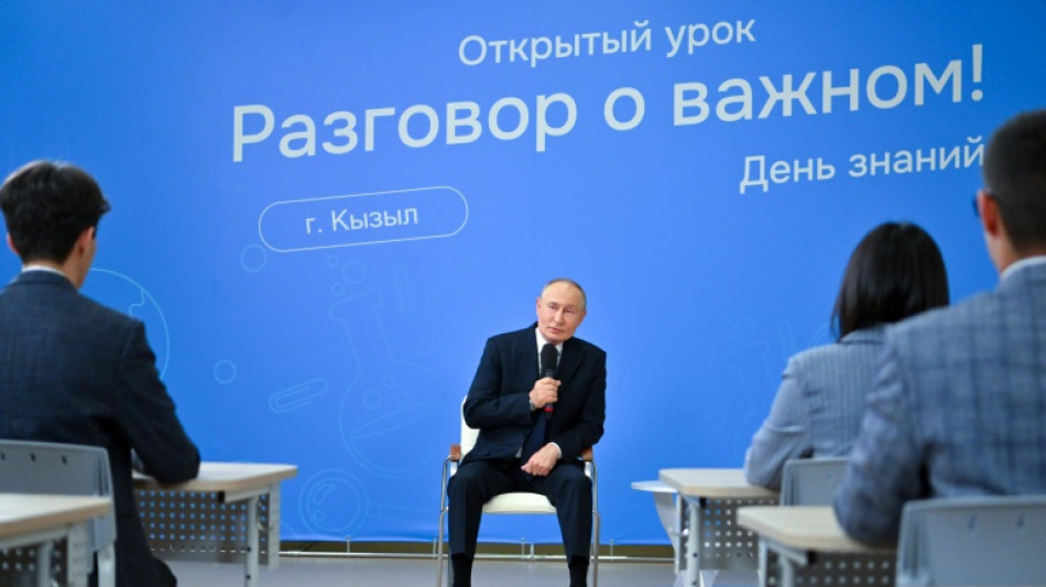 Putin diz que ofensiva na fronteira da Ucr&acirc;nia n&atilde;o impedir&aacute; avan&ccedil;o russo