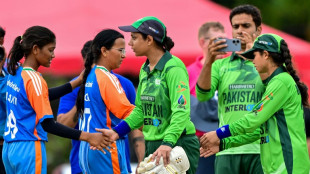 India and Pakistan blind women show spirit of cricket with handshakes
