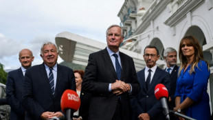 Primeiro-ministro da Fran&ccedil;a prop&otilde;e novo governo a Macron