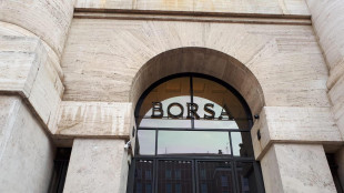 Borsa: Milano ritocca i massimi dal 2000, migliore in Europa con Stm e Unicredit