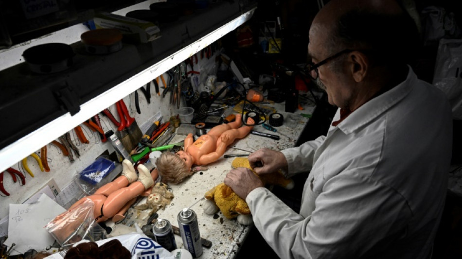 La &uacute;ltima Navidad del "hospital del juguete" de Madrid 