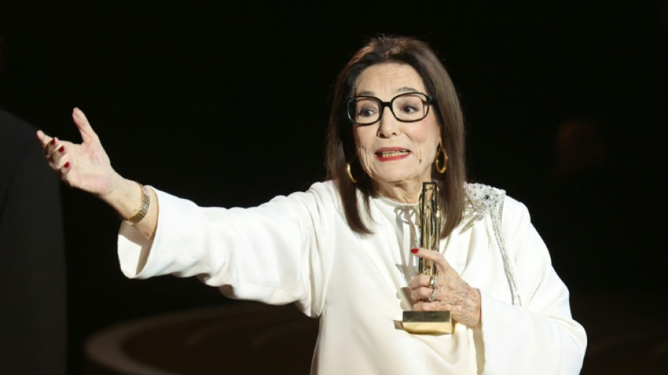 Bundespr&auml;sident Steinmeier verleiht Schlagerlegende Nana Mouskouri Verdienstorden