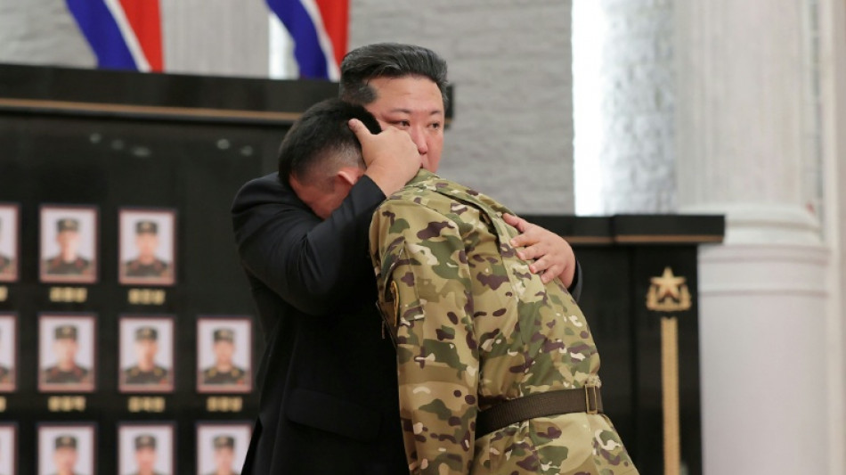 Kim Jong Un condecora soldados norte-coreanos que lutaram pela Rússia na Ucrânia