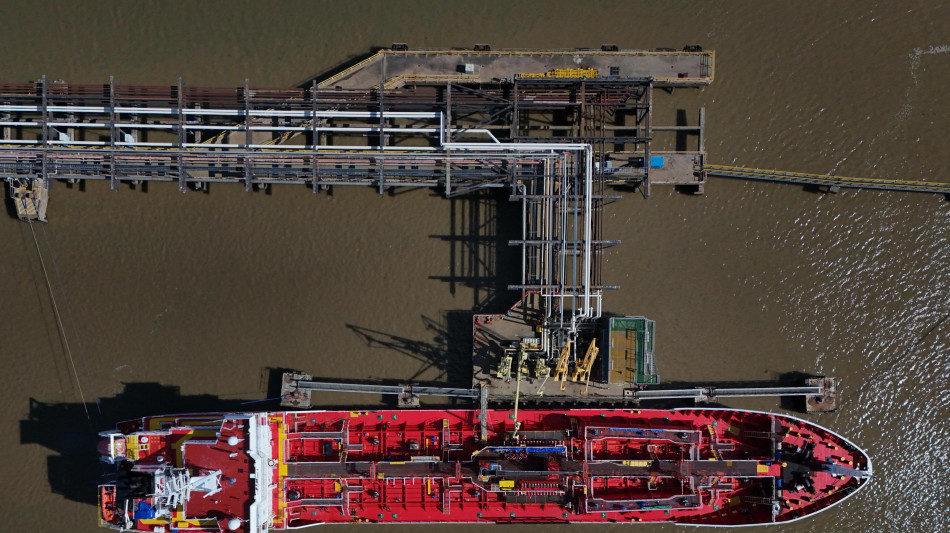 Il petrolio &egrave; in rialzo a New York, il Wti sale del 3,09% a 104,30 dollari