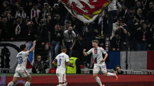 Líderes Lyon, Midtjylland e Aston Villa vencem na Liga Europa