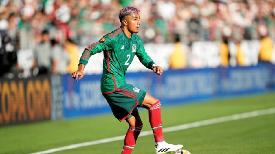 Barcelona empresta lateral mexicano Juli&aacute;n Araujo ao Las Palmas