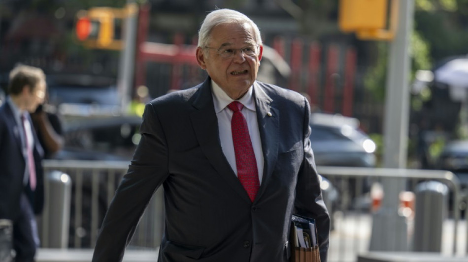 Bob Men&eacute;ndez desiste de concorrer ao Senado como independente