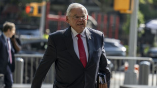 Bob Men&eacute;ndez desiste de concorrer ao Senado como independente