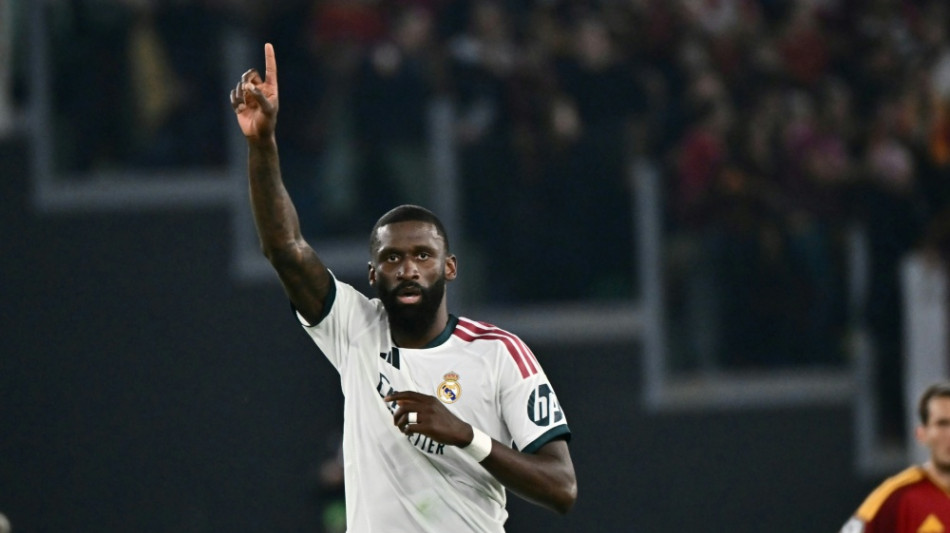 R&uuml;diger trifft sp&auml;t: Real dreht Spiel in Rom