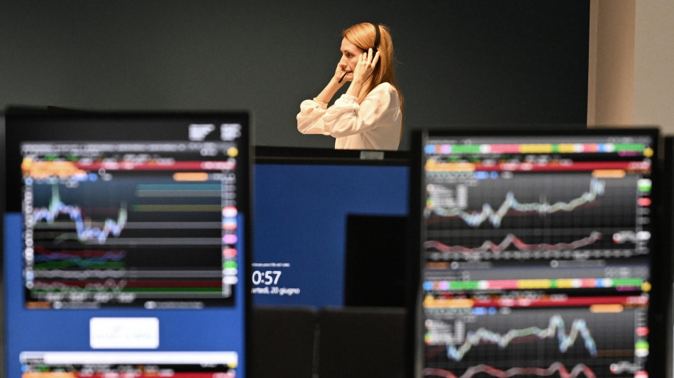 Lo spread tra Btp e Bund chiude in rialzo a 77 punti