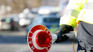 Protestbus aus Verkehr gezogen: Polizei prüft hunderte Posts im Netz