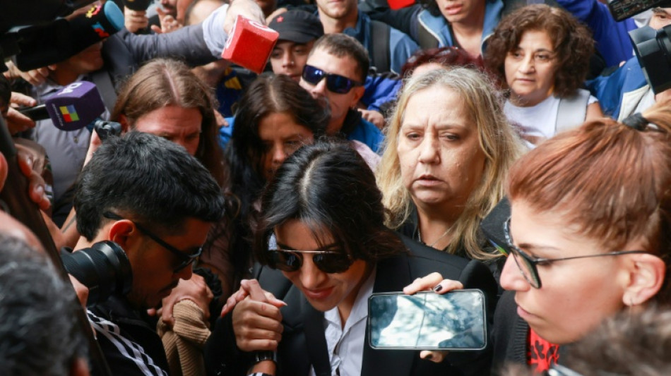 El equipo m&eacute;dico de Maradona era "un grupo de improvisados", acusa el fiscal al abrir el nuevo juicio