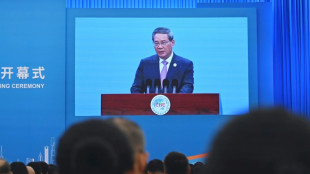 Primeiro-ministro chin&ecirc;s expressa confian&ccedil;a em alcan&ccedil;ar metas de crescimento