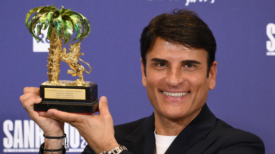 Napoli in festa per Sal Da Vinci, 'orgoglio di questa citt&agrave;'