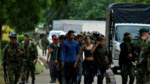 Col&ocirc;mbia sugere &agrave; Venezuela colabora&ccedil;&atilde;o no enfrentamento ao ELN