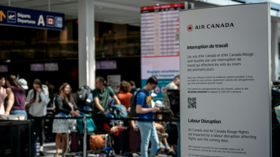 Les avions d'Air Canada cloués au sol par une grève des hôtesses et stewards