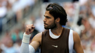 Alcaraz vence sem sustos e vai &agrave;s oitavas do US Open
