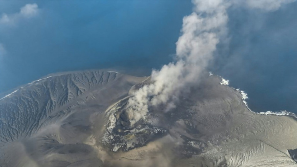 Eruption volcanique en Indon&eacute;sie: des dizaines de milliers de voyageurs bloqu&eacute;s