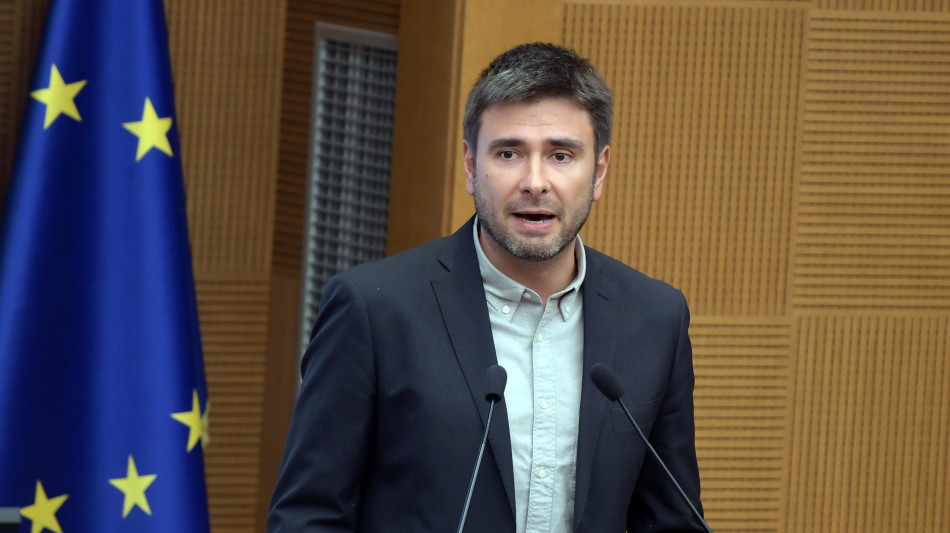 Rinviato il rientro di Di Battista in Italia