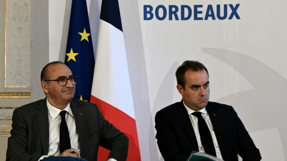 Lecornu pr&eacute;sente &agrave; Bordeaux son "carnet de bal" r&eacute;galien