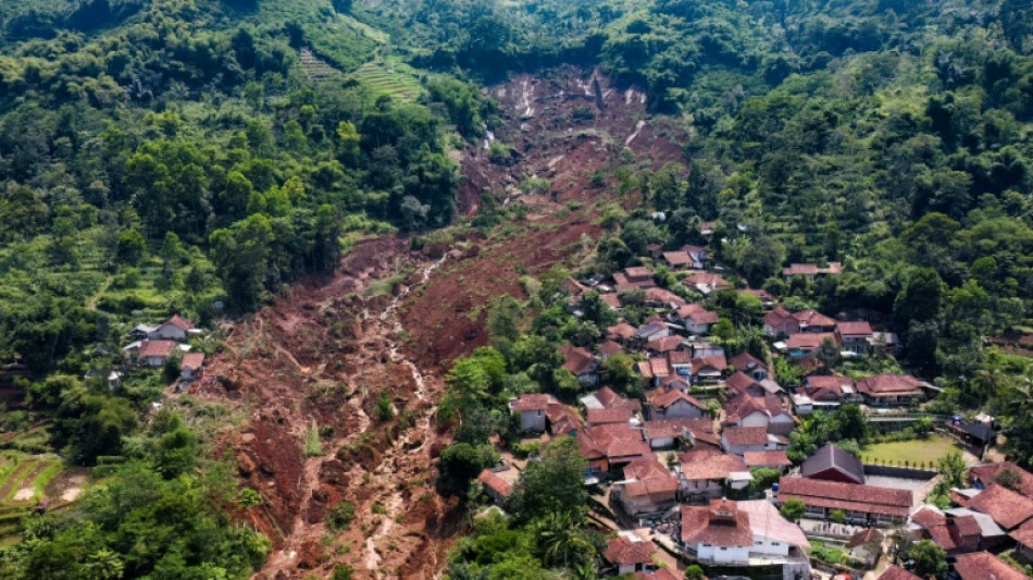 Autoridades indon&eacute;sias alertam para escassez de alimentos e rem&eacute;dios ap&oacute;s inunda&ccedil;&otilde;es