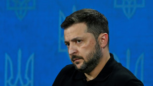 Zelensky destitui chefe da For&ccedil;a A&eacute;rea ucraniana ap&oacute;s queda de ca&ccedil;a F-16