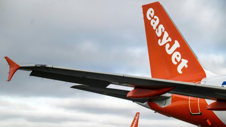Avião retorna ao solo na França após homem tentar entrar na cabine do piloto