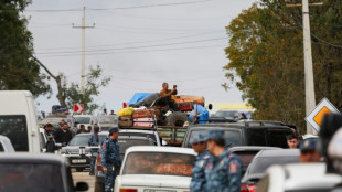 Milhares de refugiados de Nagorno-Karabakh se amontoam na fronteira com a Arm&ecirc;nia