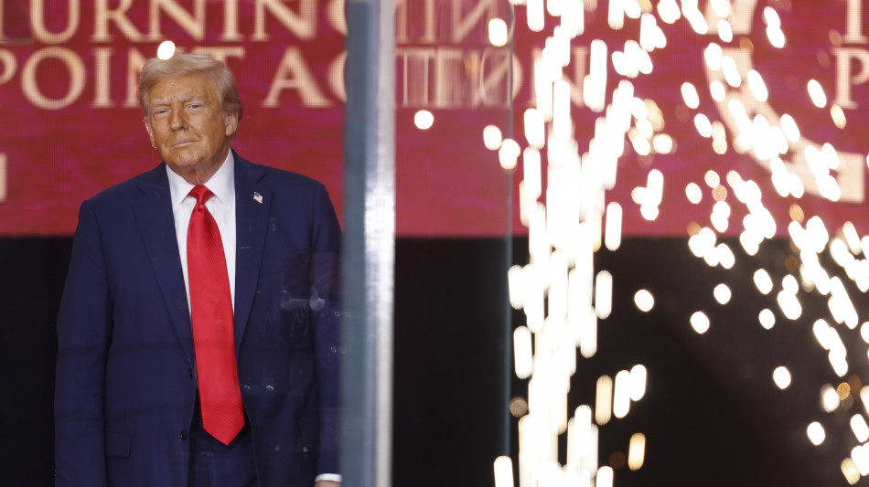 Trump, 'Charlie un grande eroe, martire per la libert&agrave;'