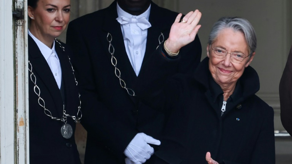 Ex-primeira-ministra da Fran&ccedil;a se despede com mensagem para mulheres: 'Mantenham-se firmes!'