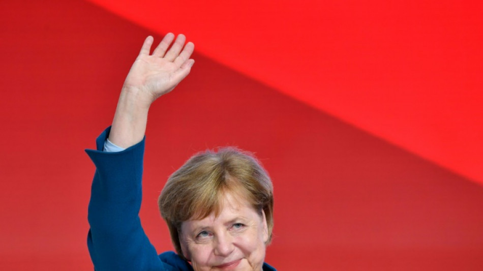 Merkel recorda sem remorsos a crise dos refugiados e as rela&ccedil;&otilde;es com a R&uacute;ssia