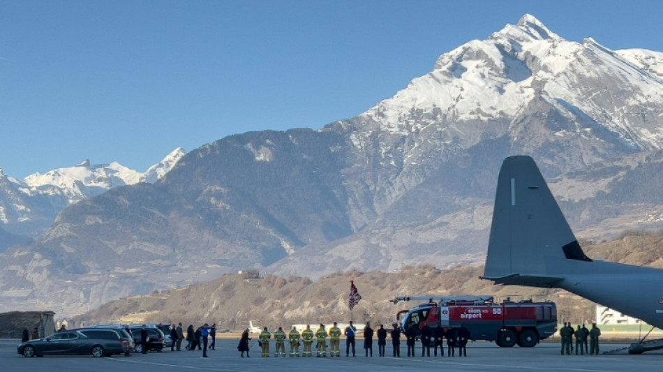 Incendie en Suisse: l'Italie d&eacute;nonce une trag&eacute;die &eacute;vitable, cinq corps rapatri&eacute;s